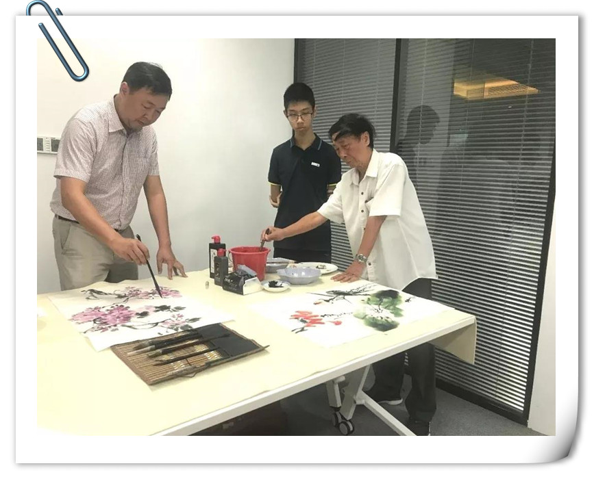 進(jìn)貿通周末|著(zhù)名國畫(huà)大師蒞臨進(jìn)貿通贈《映日荷花》《紫氣東來(lái)》